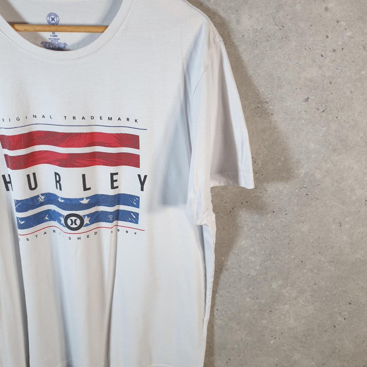 Vintage Hurley Graphic T Shirt Men’s White XL Casual Sports Logo Athletic