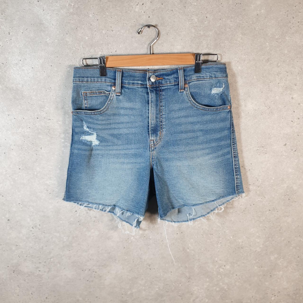 Vintage Levi’s Cut Off Baggy Shorts Jorts Cargo Womens W30 Blue Relaxed Denim