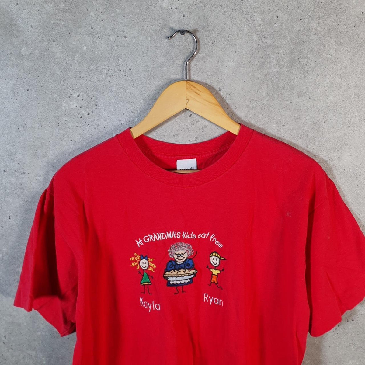 Vintage Anvil USA Grandma Embroidered Single Stitch T Shirt Men’s Large Red Big Fish Vintage