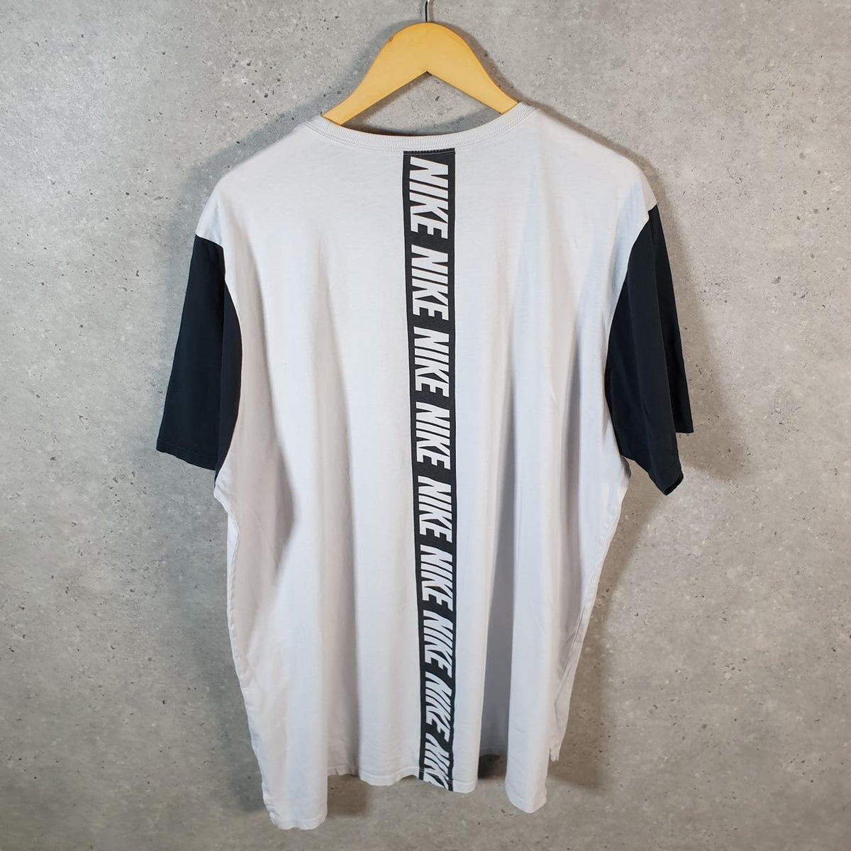 Vintage Nike Club Spellout T Shirt Mens XL White Logo Swoosh Athletic