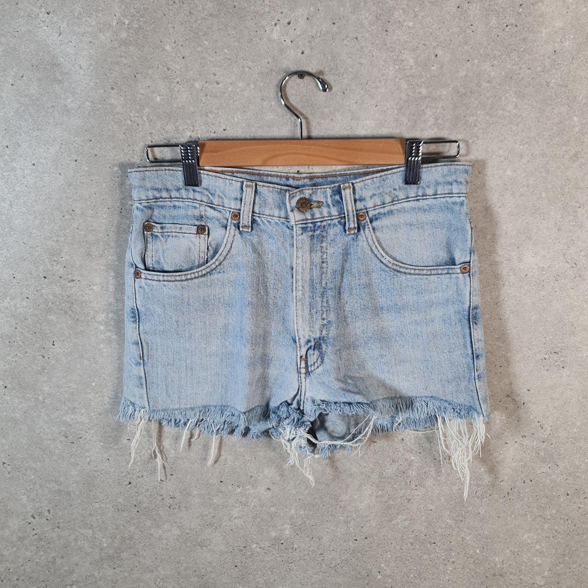 Vintage Levi’s Cut Off Baggy Shorts Jorts Cargo Womens W28 Blue Relaxed Denim
