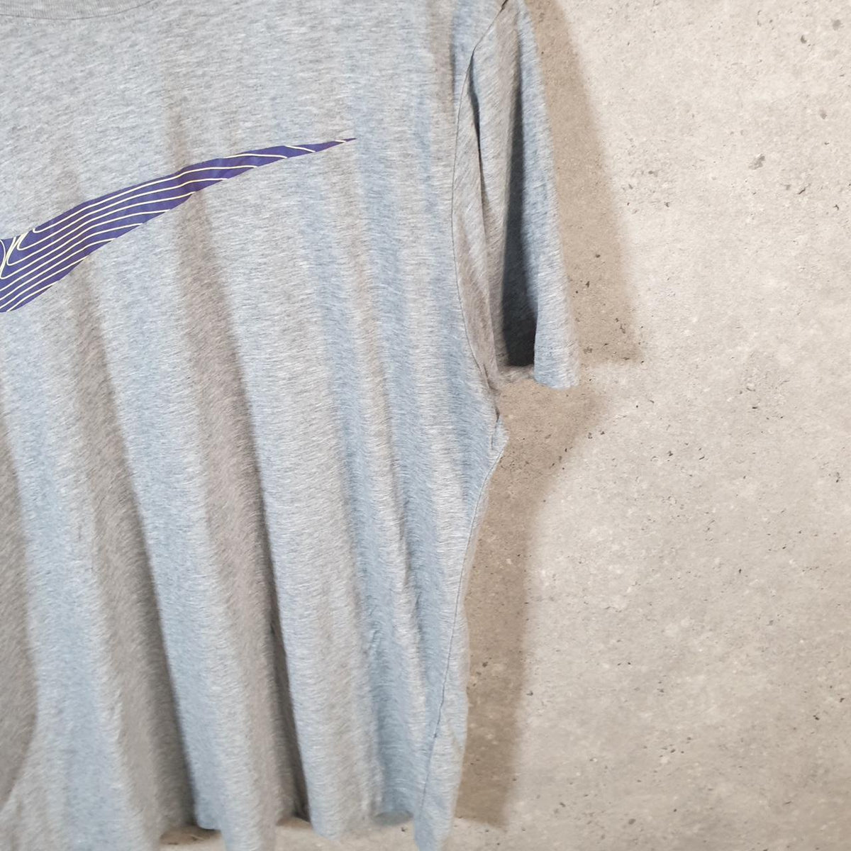 Vintage Nike Dri Fit T Shirt Men’s Medium Grey Logo Printed Swoosh Athletic