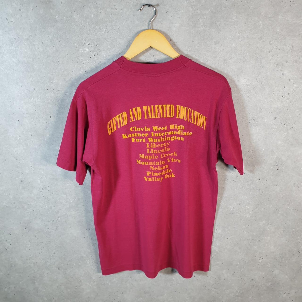 Vintage Fruit of the Loom Liberty Education USA 90s Single Stitch T Shirt Men’s Medium Pink C8965