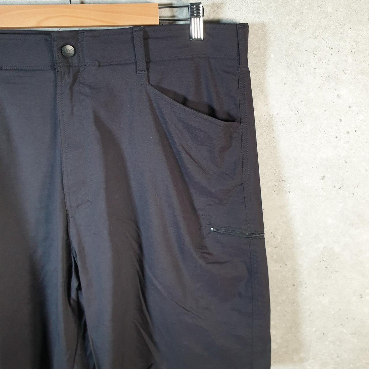 Vintage Wrangler Shorts Jorts Cargo Men’s W38 Relaxed Black Baggy Cotton