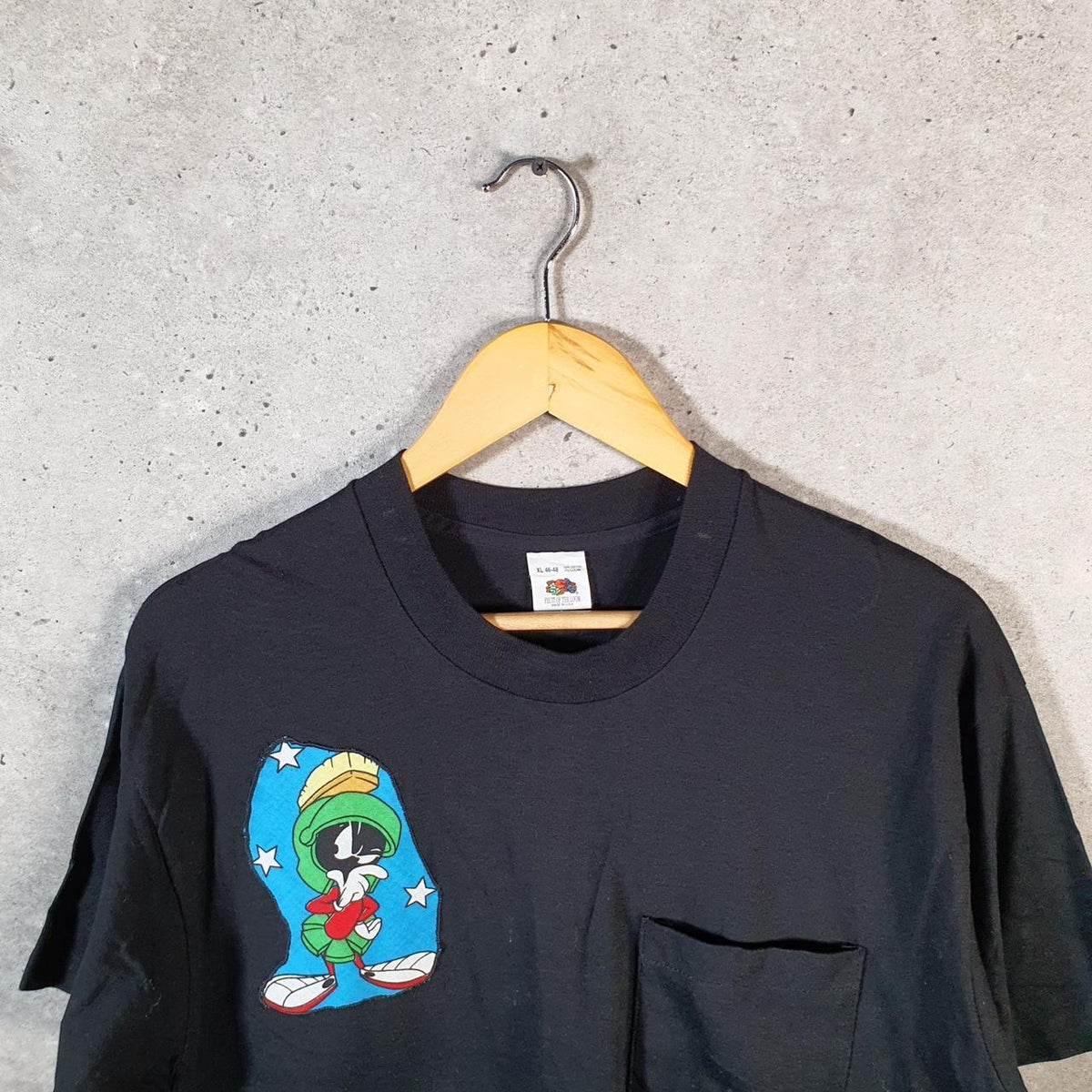 Vintage Fruit of the Loom Marvin The Martian 90s Single Stitch T Shirt Men’s XL Black Big Fish Vintage