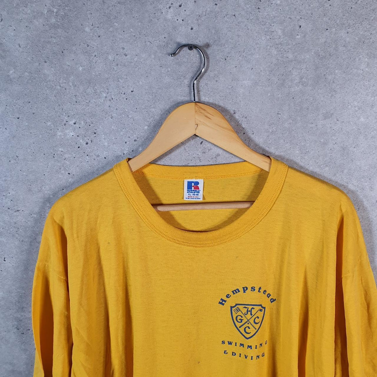 Vintage Russell Athletic Hempstead Swimming USA Single Stitch T Shirt Men’s XL Yellow Big Fish Vintage