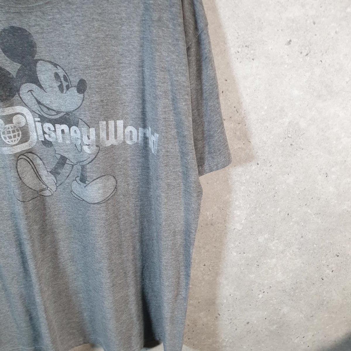 Vintage Disney Land Mickey Mouse T Shirt Men’s XL Grey Graphic Cartoon