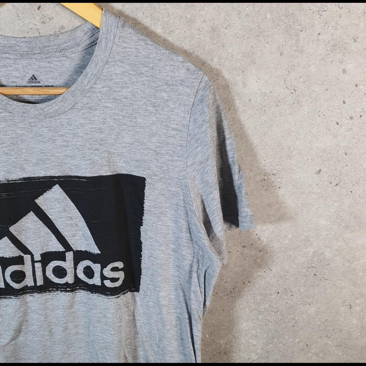 Vintage Adidas Amplifier T Shirt Men’s Medium Grey Three Stripes Logo Athletic