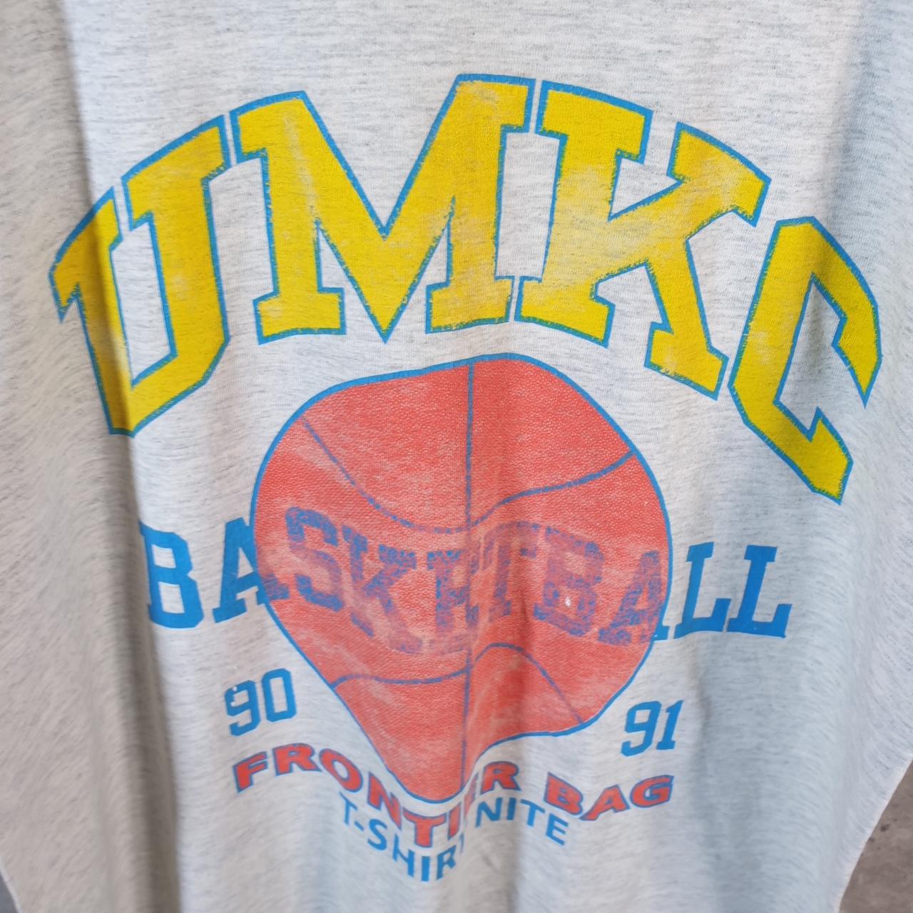 Vintage Screen Stars UMKC 1990 Basketball USA Single Stitch T Shirt Men’s Large Grey
