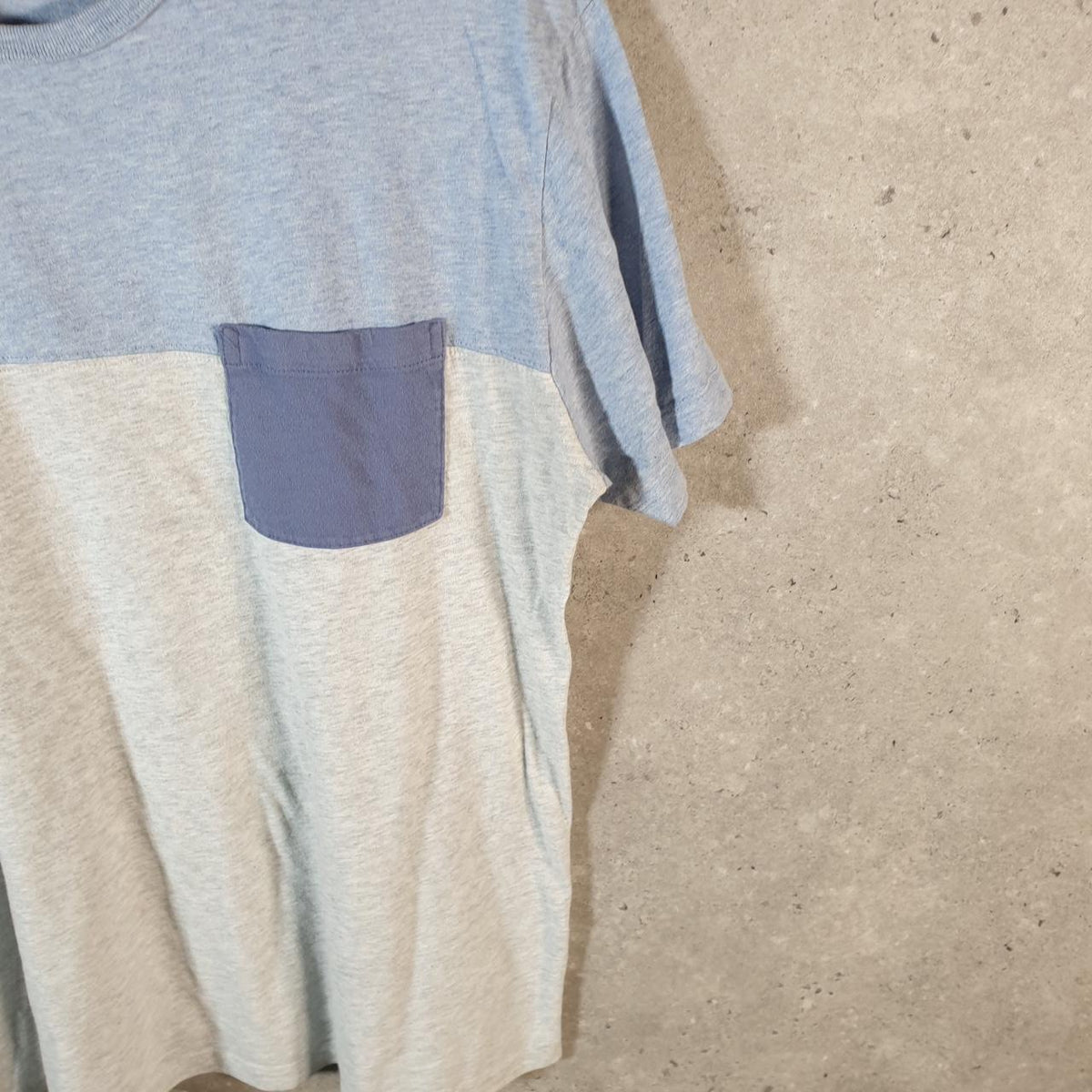 Vintage J Crew Graphic T Shirt Men’s Medium Blue Casual Sports Logo Athletic