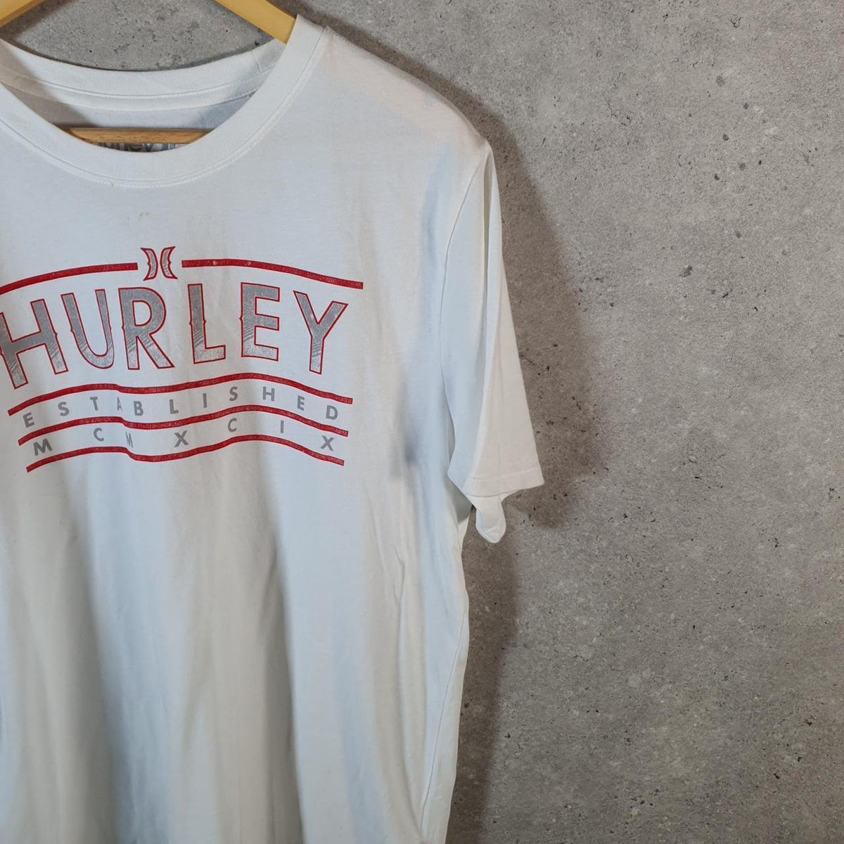 Vintage Hurley Graphic T Shirt Men’s White Large Casual Sports Logo Athletic