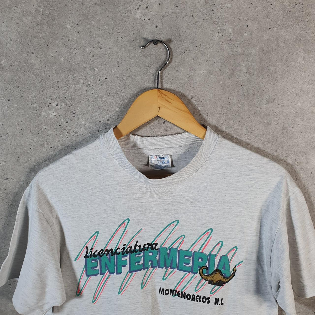 Vintage Hanes Beefy Montemorelos Licenciatura USA 90s Single Stitch T Shirt Men’s Medium Grey Big Fish Vintage