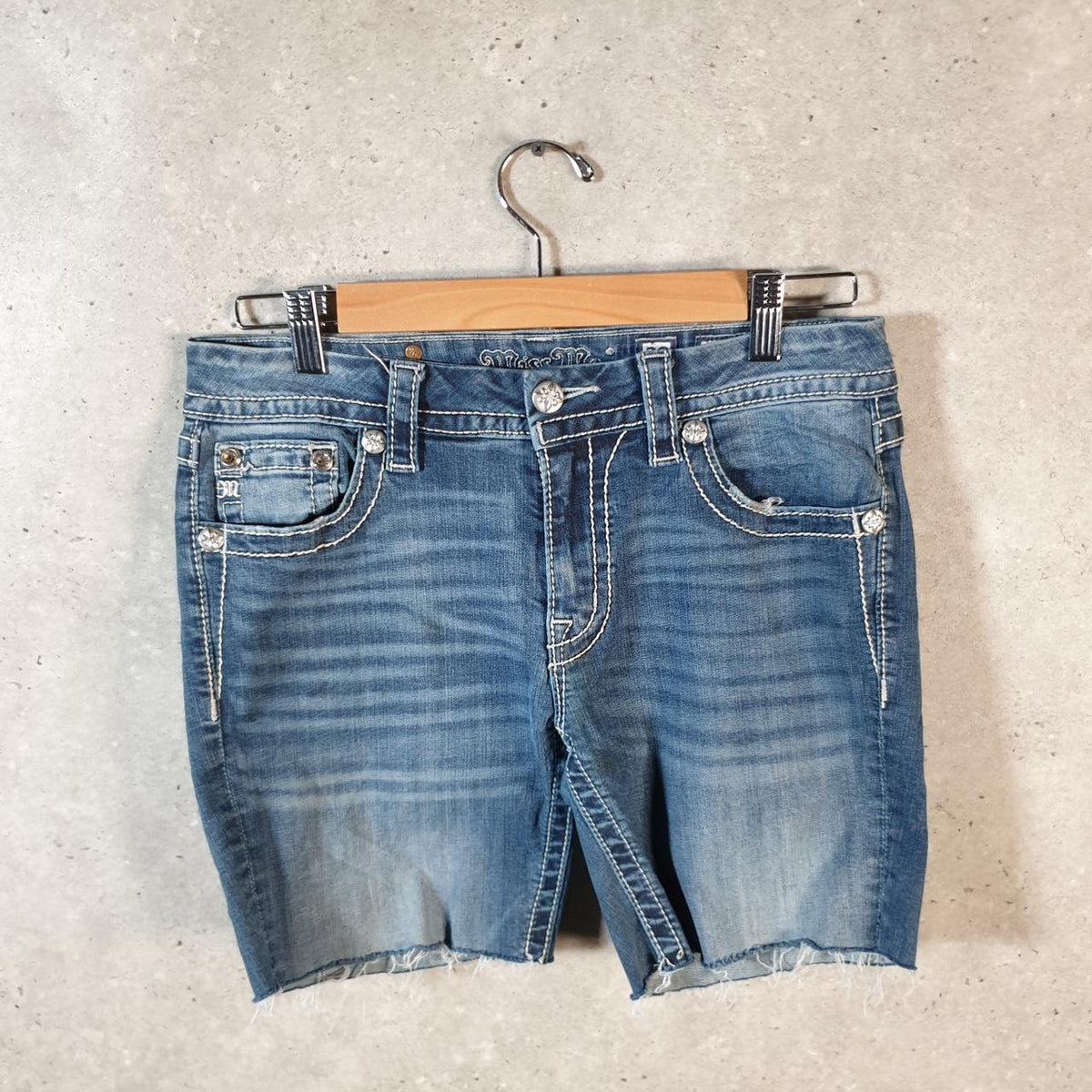 Vintage Miss Me Baggy Y2K Hip Hop Jeans Shorts Jorts Womens W29 Blue Denim Low Rise