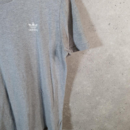 Vintage Adidas Trefoil T Shirt Men’s Small Grey Embroidered Logo Athletic