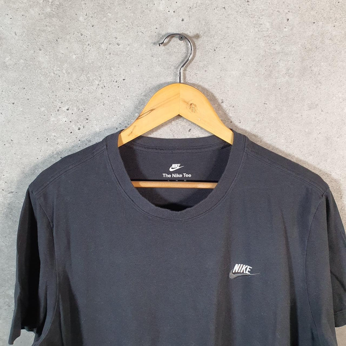 Vintage Nike Club T Shirt Men’s XL Black Embroidered Swoosh Logo Athletic Big Fish Vintage