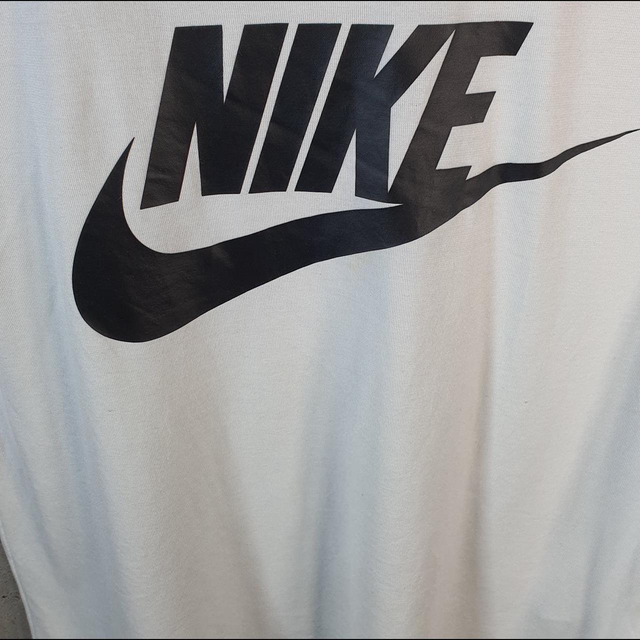 Vintage Nike Club Spellout T Shirt Shirt Men’s Medium White Logo Athletic C9833