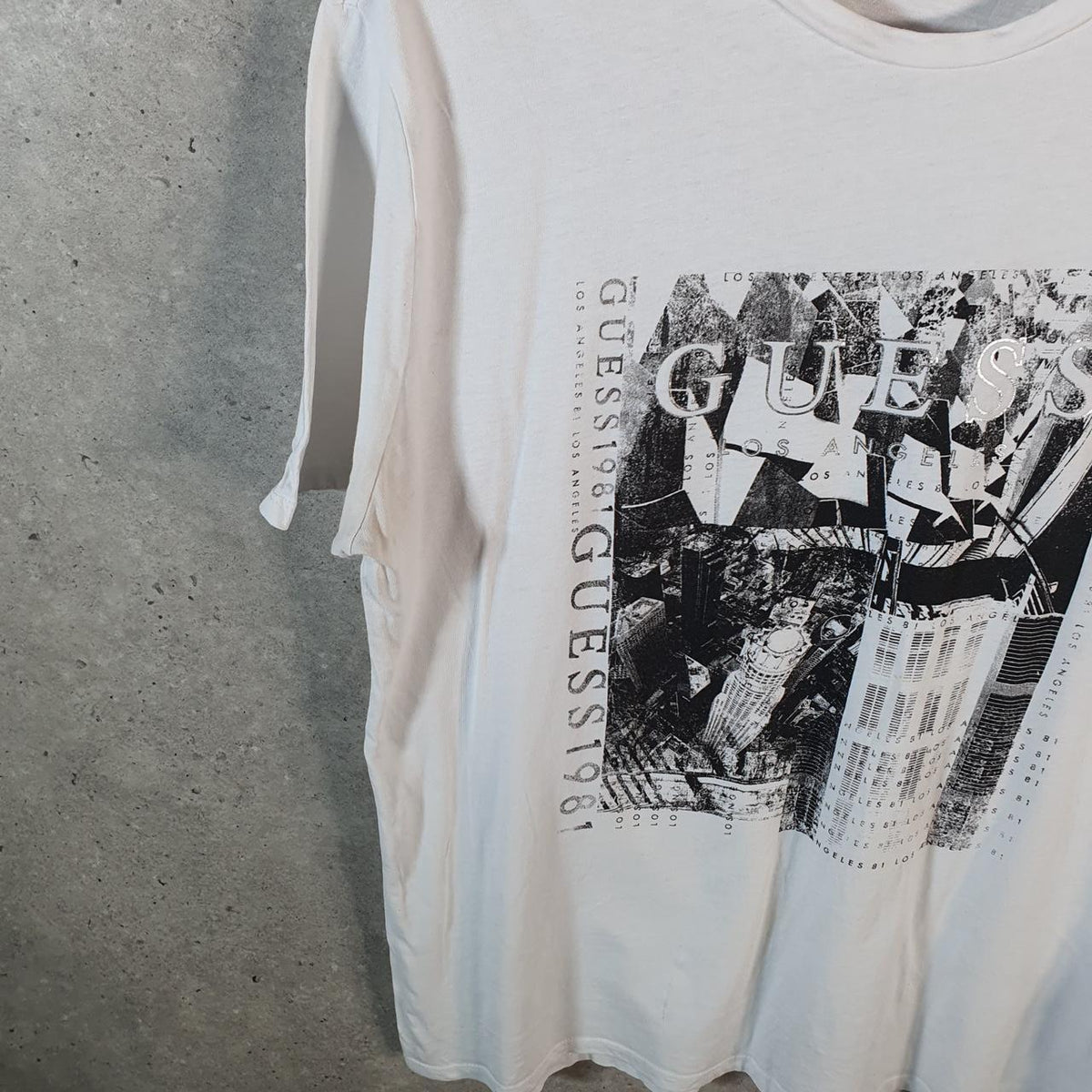 Vintage Guess Spellout Graphic T Shirt Men’s XL White Casual Sports Logo Athletic