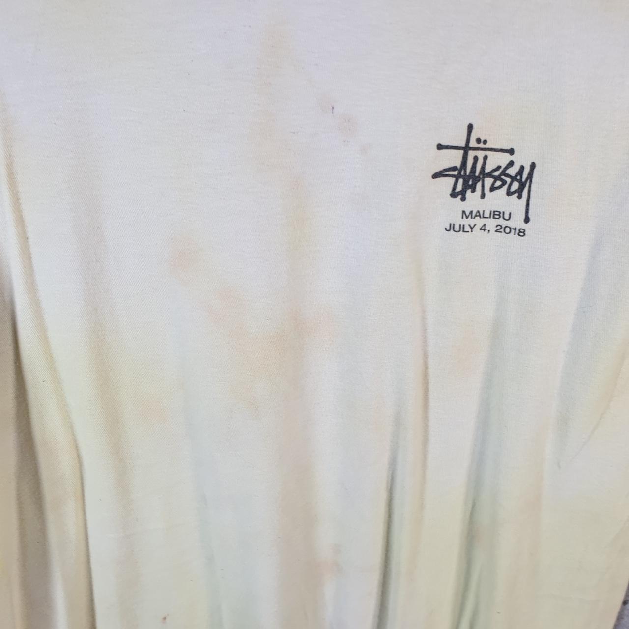 Vintage Stussy Malibu Printed T Shirt Men’s Medium Yellow Graphic Short Sleeve Big Fish Vintage