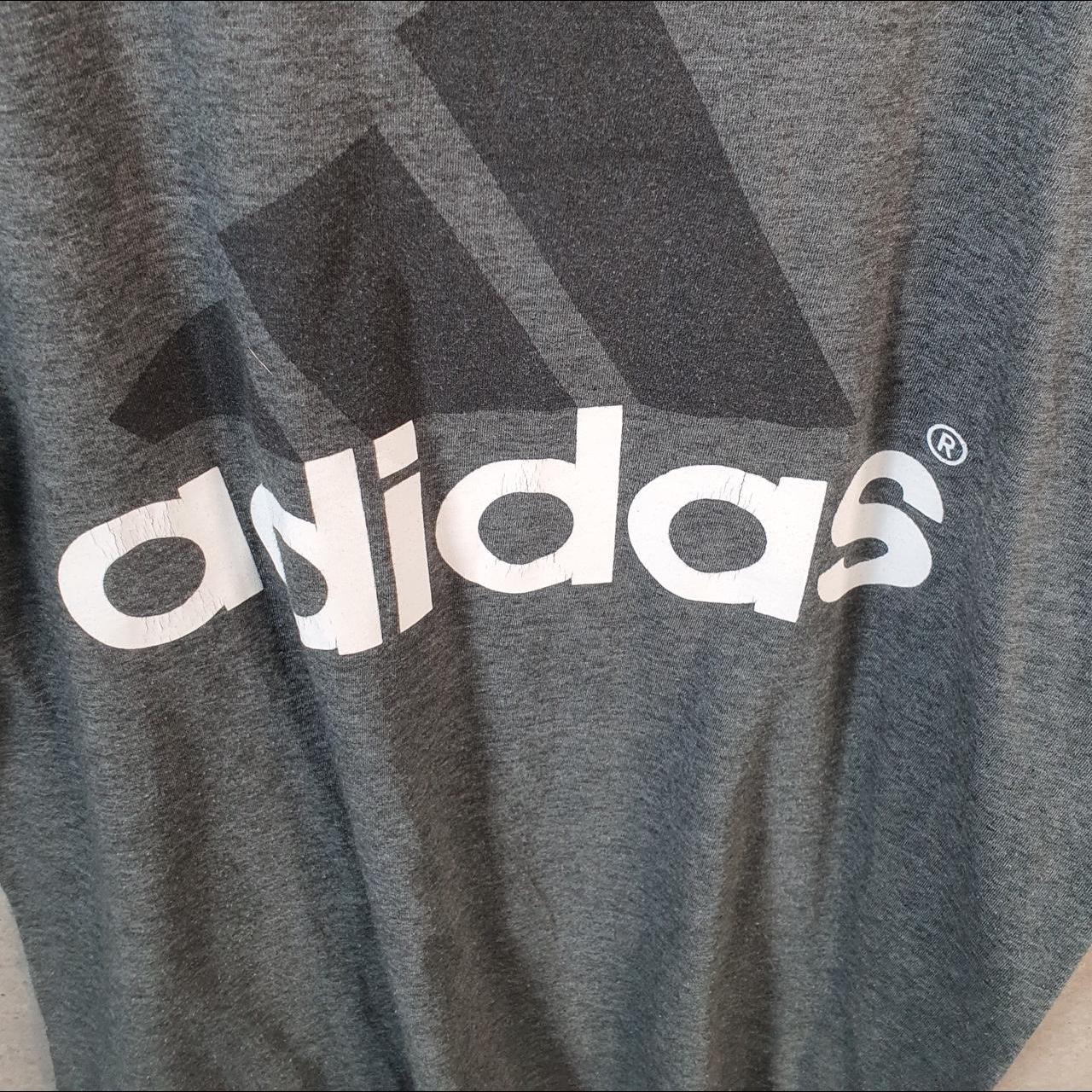 Vintage Adidas Go Tee T Shirt Shirt Men’s Medium Grey Three Stripes Logo Athletic C9676