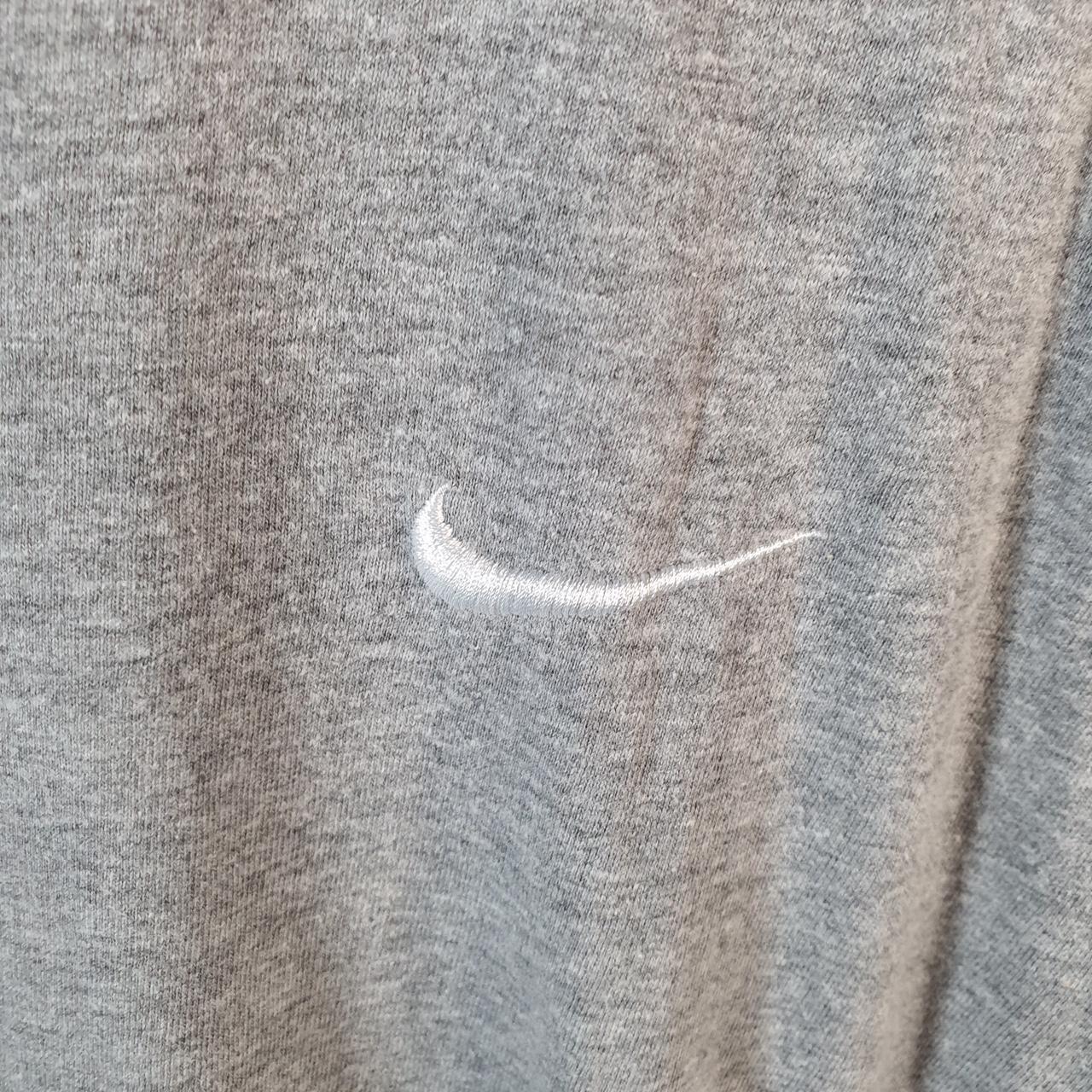 Vintage Nike T Shirt Men’s 2XL Grey Embroidered Single Swoosh Logo Athletic Big Fish Vintage