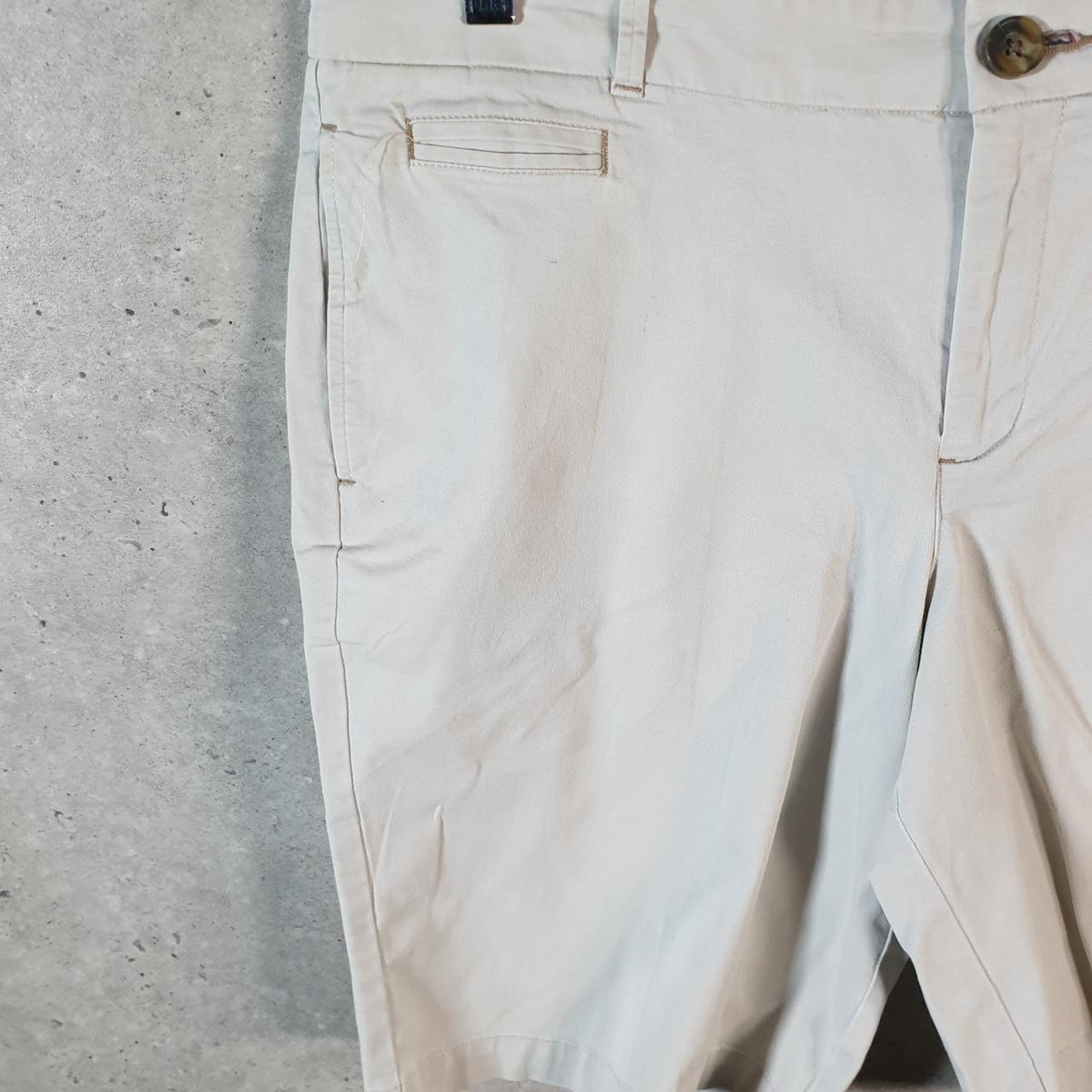 Vintage Dockers Chino Shorts Jorts Cargo Womens W32 Beige Baggy Cotton A4292