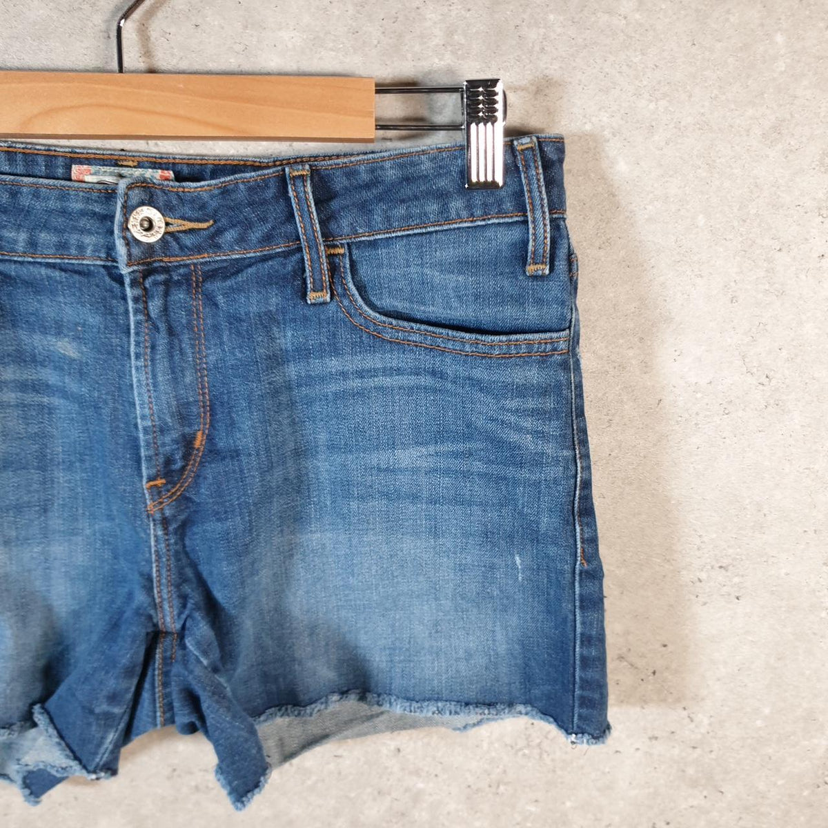 Vintage Levi’s Baggy Shorts Jorts Cargo Womens W32 Blue relaxed Denim