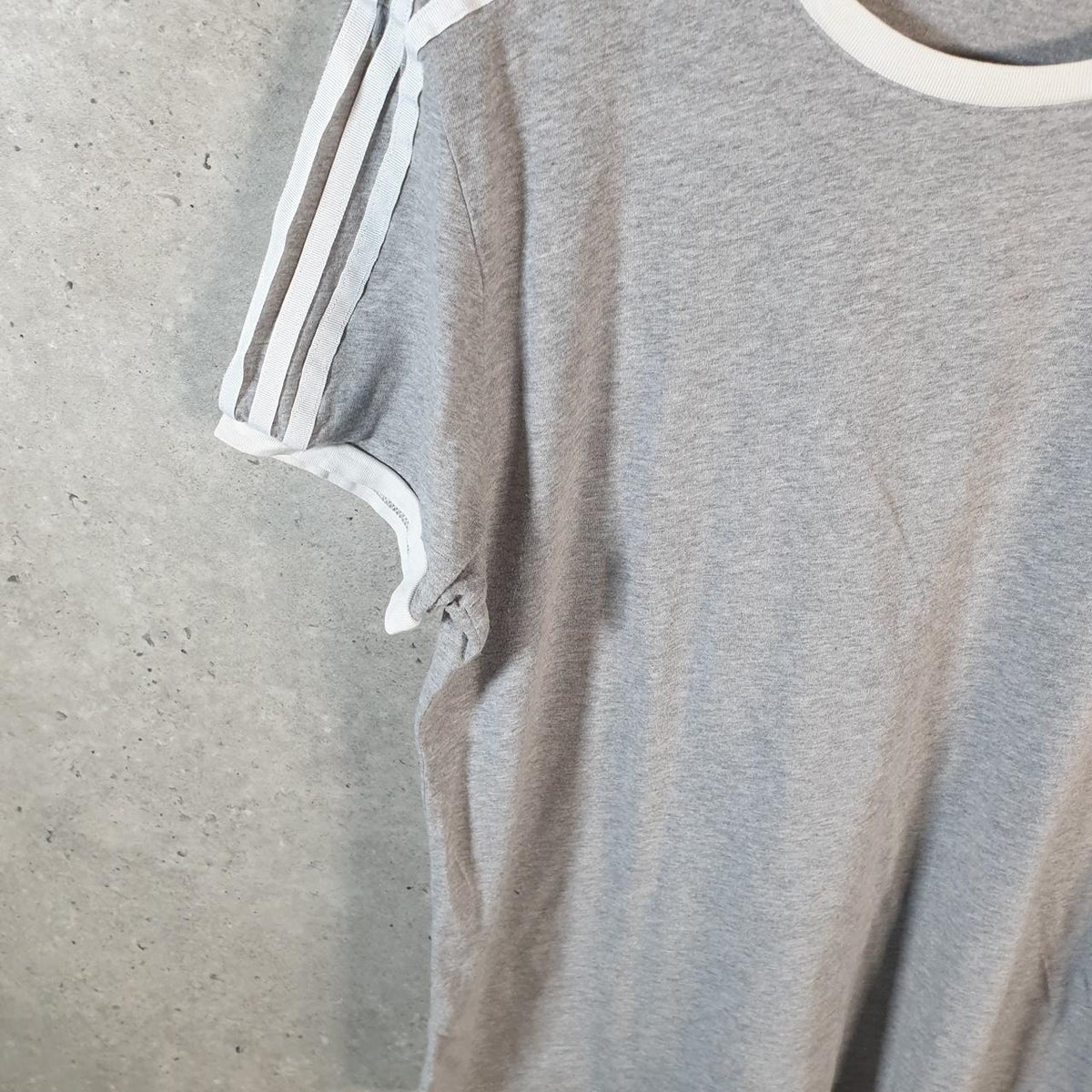 Vintage Adidas Trefoil T Shirt Womens Medium Grey Spellout Logo Athletic