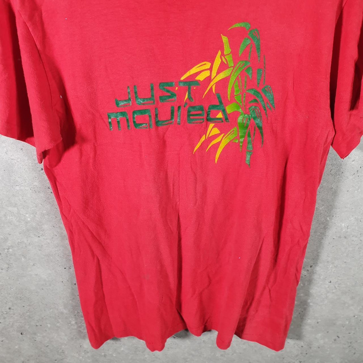 Vintage Hanes Beefy Just Maui’ed Maui USA 90s Single Stitch T Shirt Men’s Medium Red Big Fish Vintage