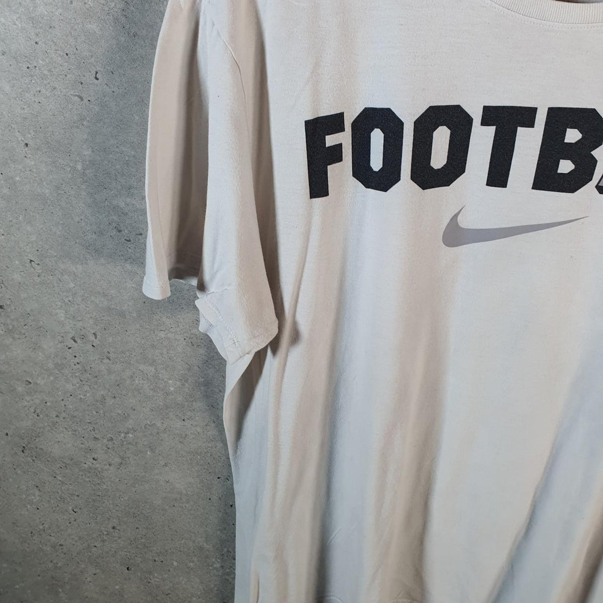Vintage Nike Football Spellout T Shirt Shirt Men’s XL White Logo Swoosh Athletic