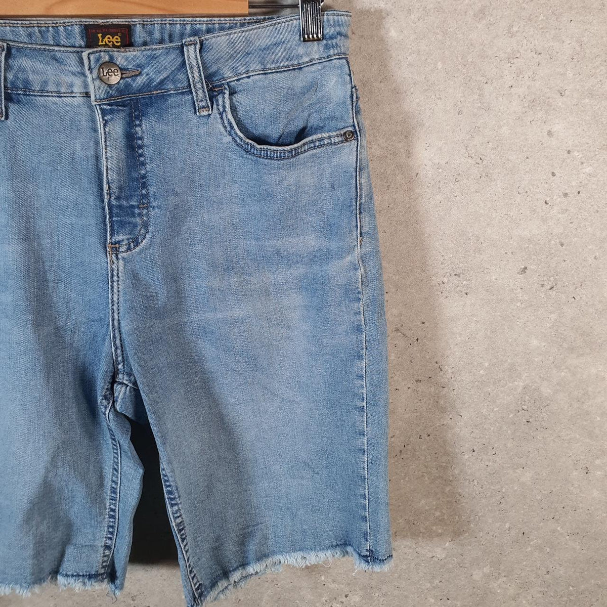 Vintage Lee Mid Rise Baggy Shorts Jorts Cargo Womens W30 Blue Relaxed Denim A4540
