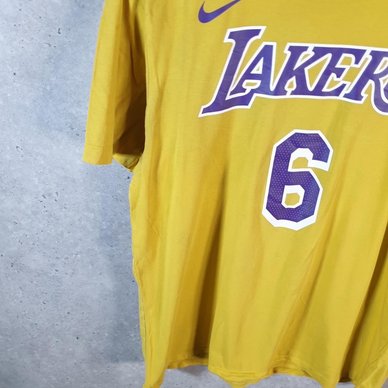 Vintage Nike NBA Los Angeles Lakers LeBron James T Shirt Men’s small Yellow Swoosh Athletic