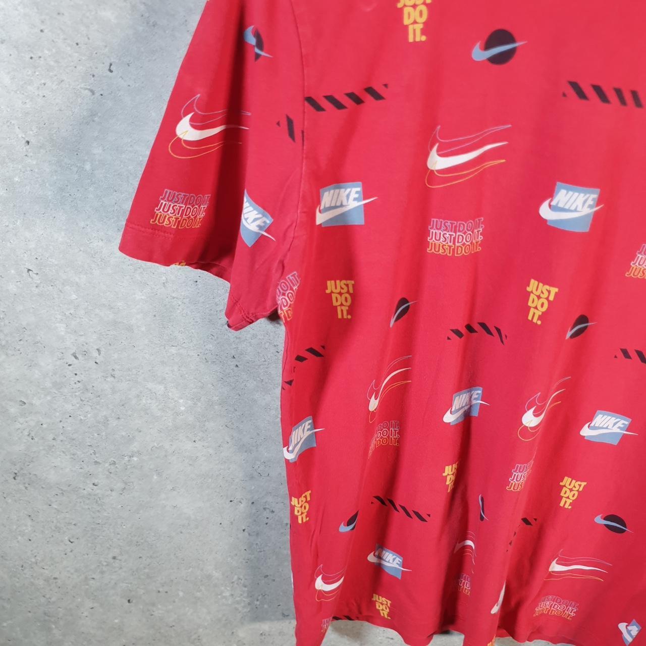 Vintage Nike Spellout T Shirt Men’s Medium Red All Over Print Logo Swoosh Athletic