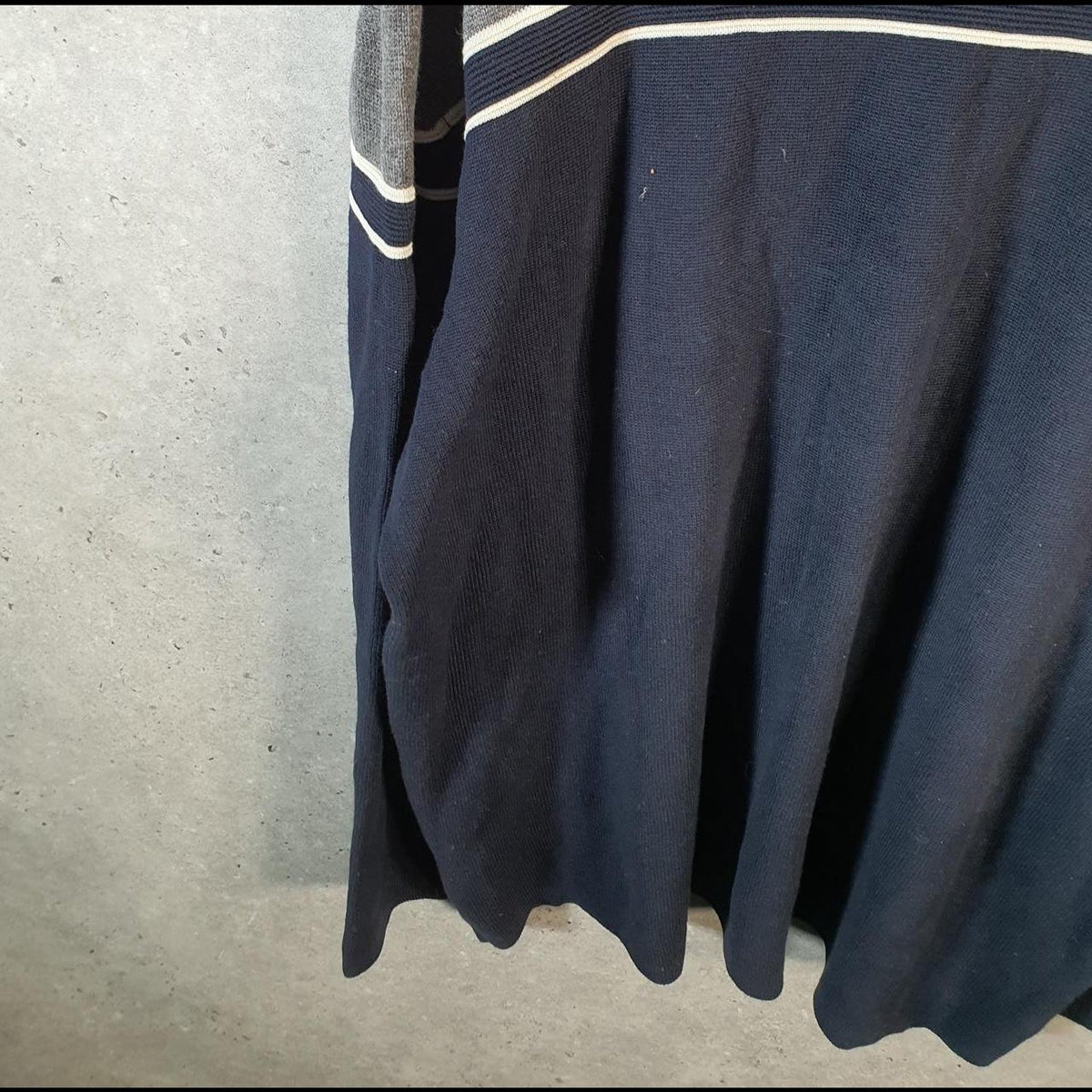 Vintage Walter Disney World Mickey Mouse Knit Sweatshirt Mens XL Grey Logo Winter
