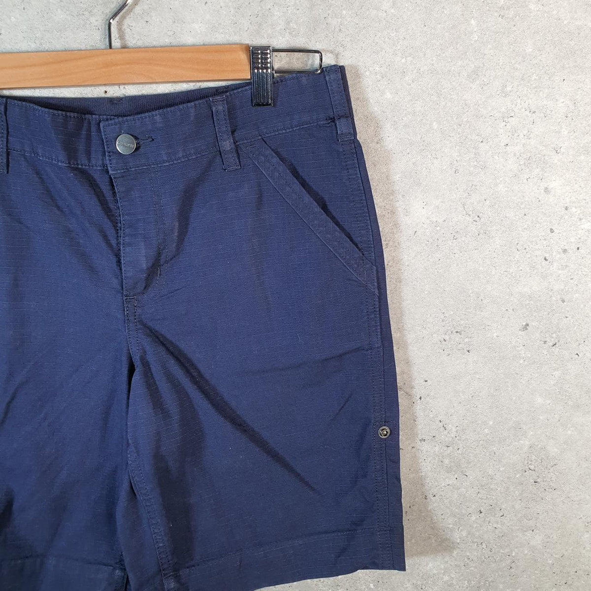 Vintage Carhartt Baggy Carpenter Shorts Jorts Cargo Womens W32 Navy Blue Relaxed Fit Workwear Big Fish Vintage
