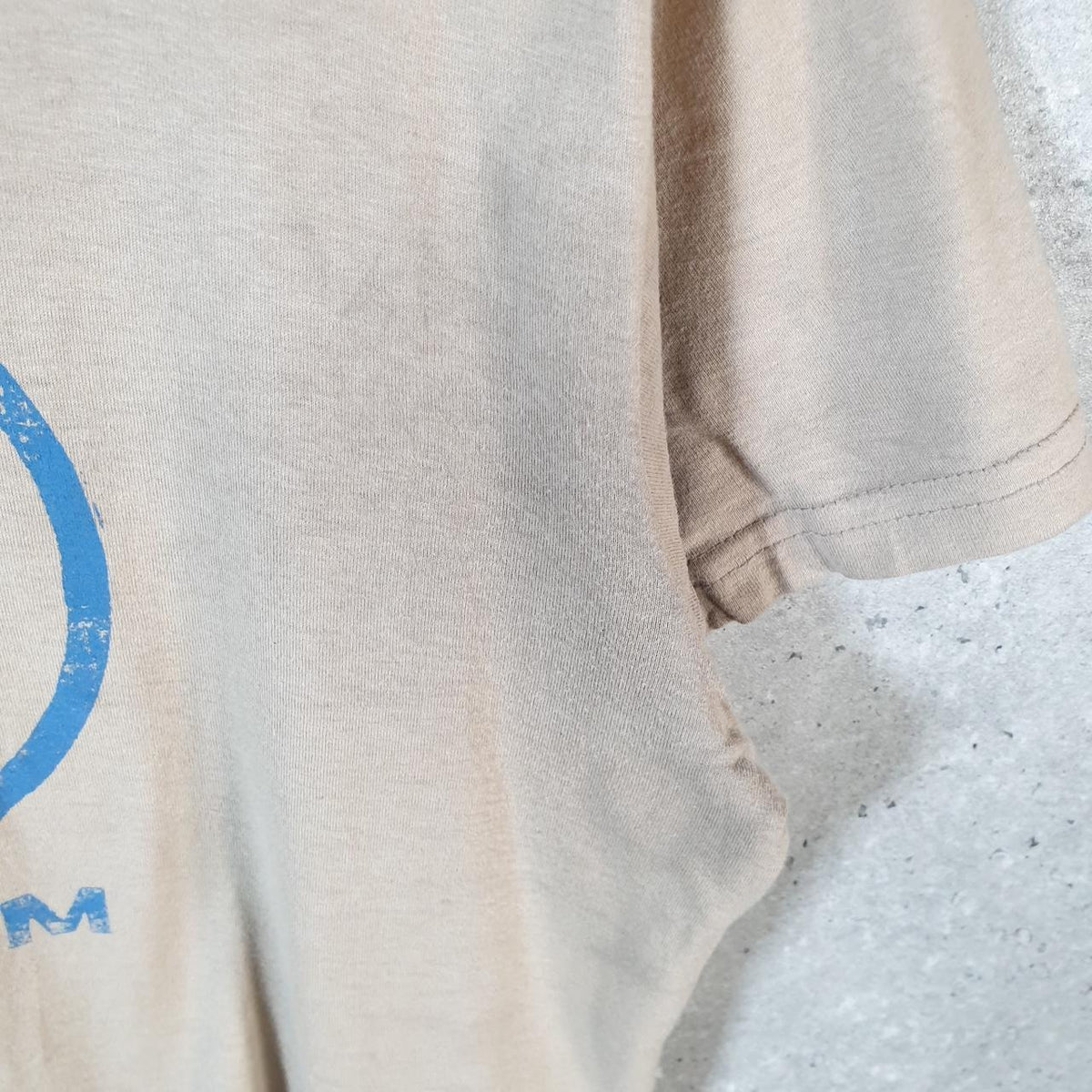 Vintage Volcom Y2K T Shirt Men’s Small Beige Casual Sports Logo Athletic