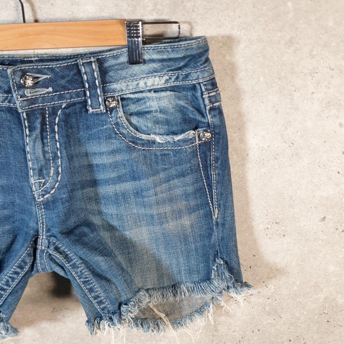 Vintage Miss Me Baggy Y2K Hip Hop Jeans Shorts Jorts Womens W30 Blue Denim Low Rise