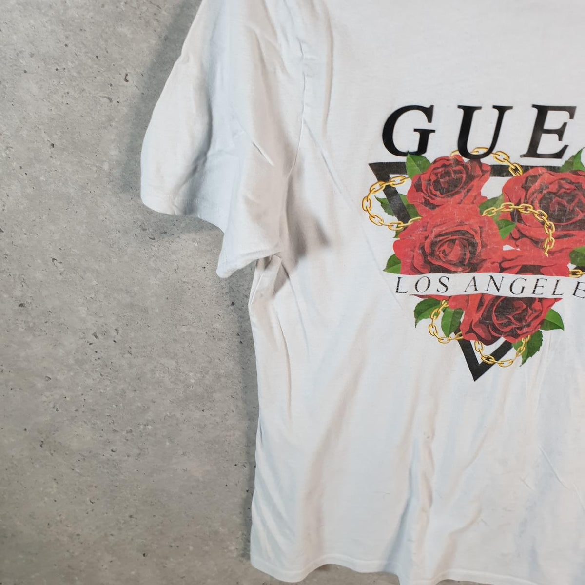 Vintage Guess Spellout Graphic T Shirt Men’s Small White Casual Sports Logo Athletic
