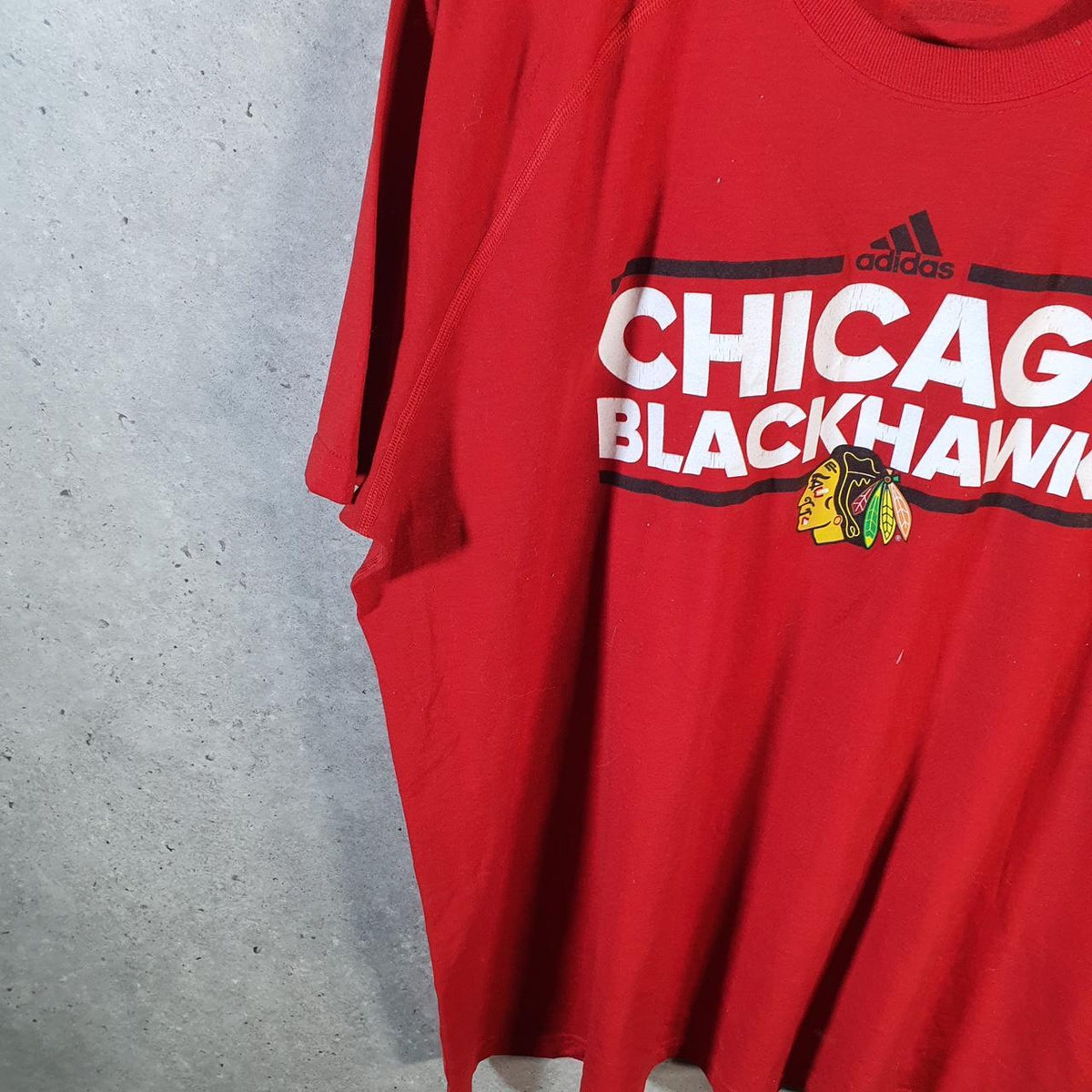 Vintage Adidas Chicago NHL Hockey T Shirt Shirt Men’s 2XL Red Three Stripes Logo Athletic