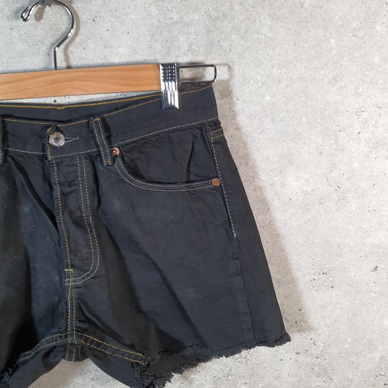 Vintage Levi’s Cut Off Baggy Shorts Jorts Cargo Womens W28 Black Relaxed Denim A4212