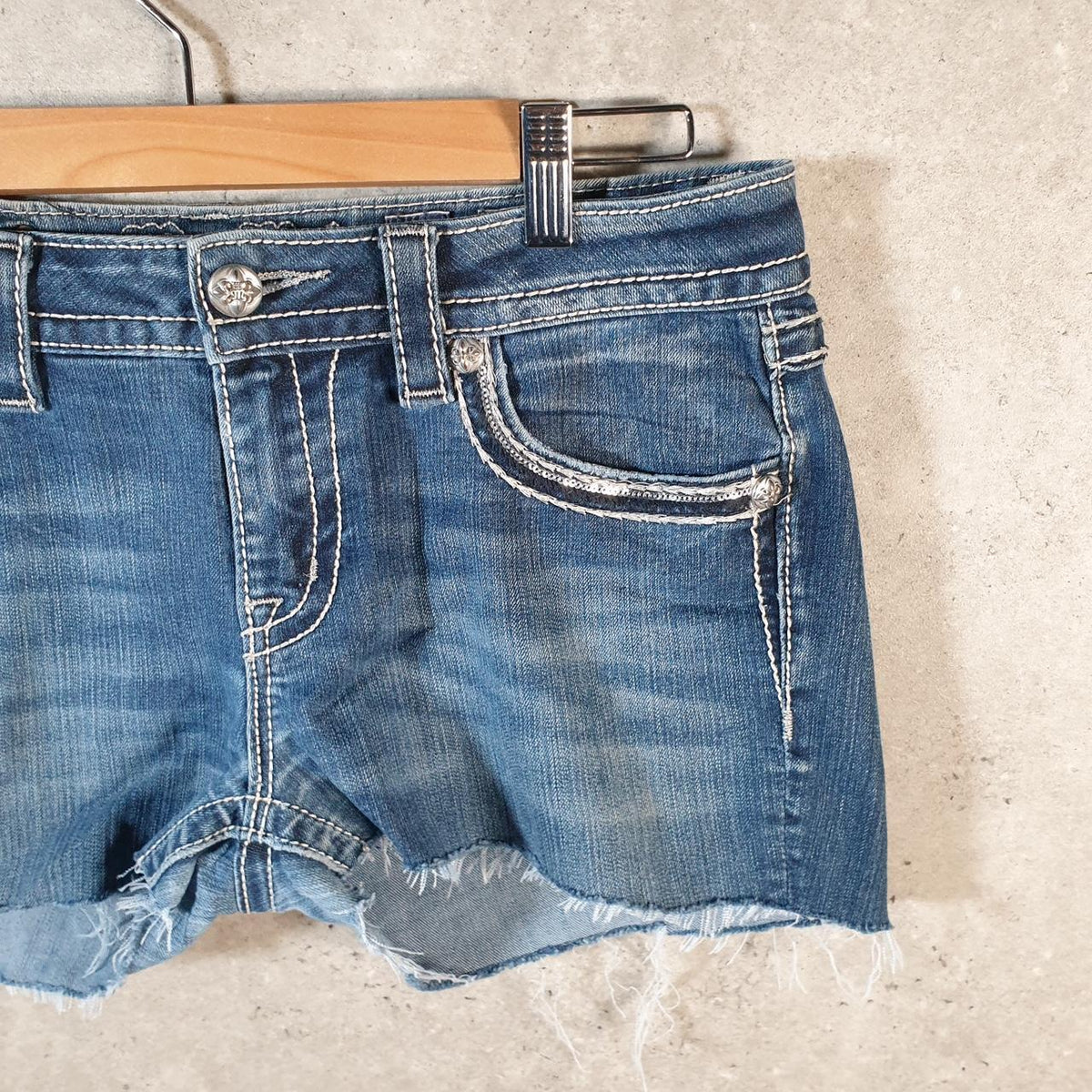 Vintage Miss Me Baggy Y2K Hip Hop Jeans Shorts Jorts Womens W30 Blue Denim Low Rise