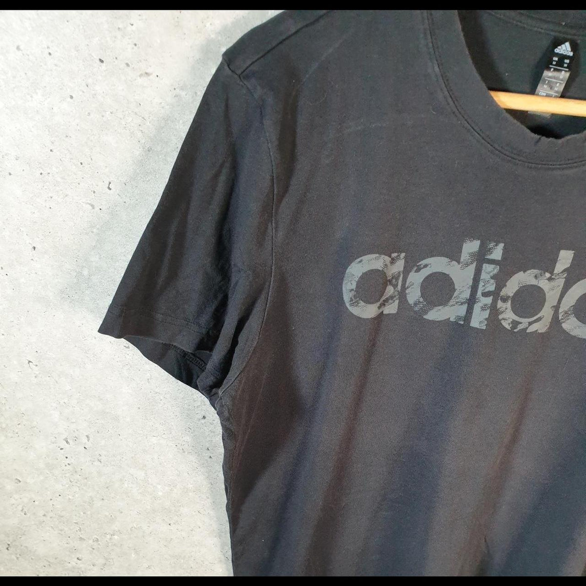 Vintage Adidas Spellout T Shirt Men’s Medium Black Three Stripes Logo Athletic