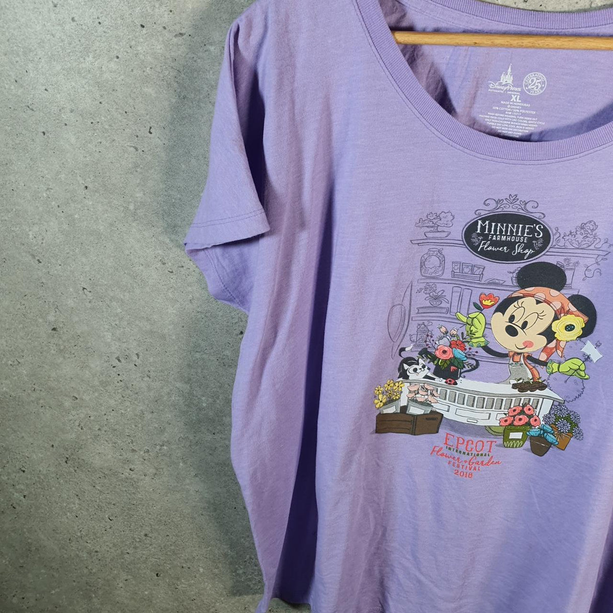 Vintage Disney Land Minnie Mouse 2018 Garden Flowers T Shirt Womens  XL Lilac Graphic