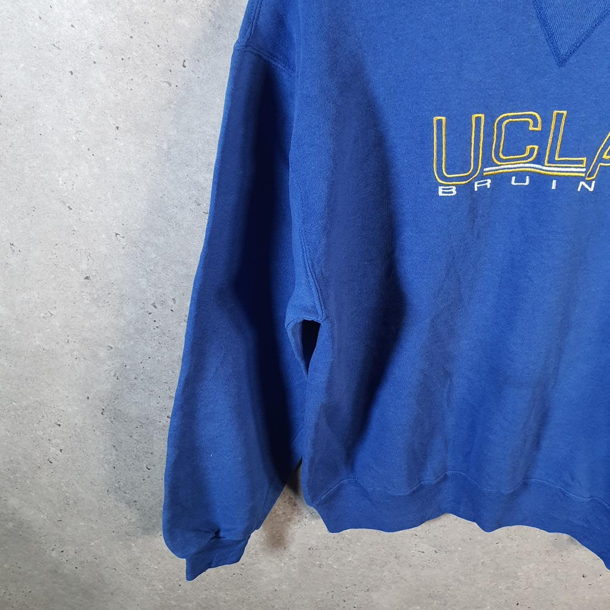 Vintage Russell Athletic UCLA Bruins USA Sweatshirt Men’s Medium Blue Pullover Baggy Crewneck