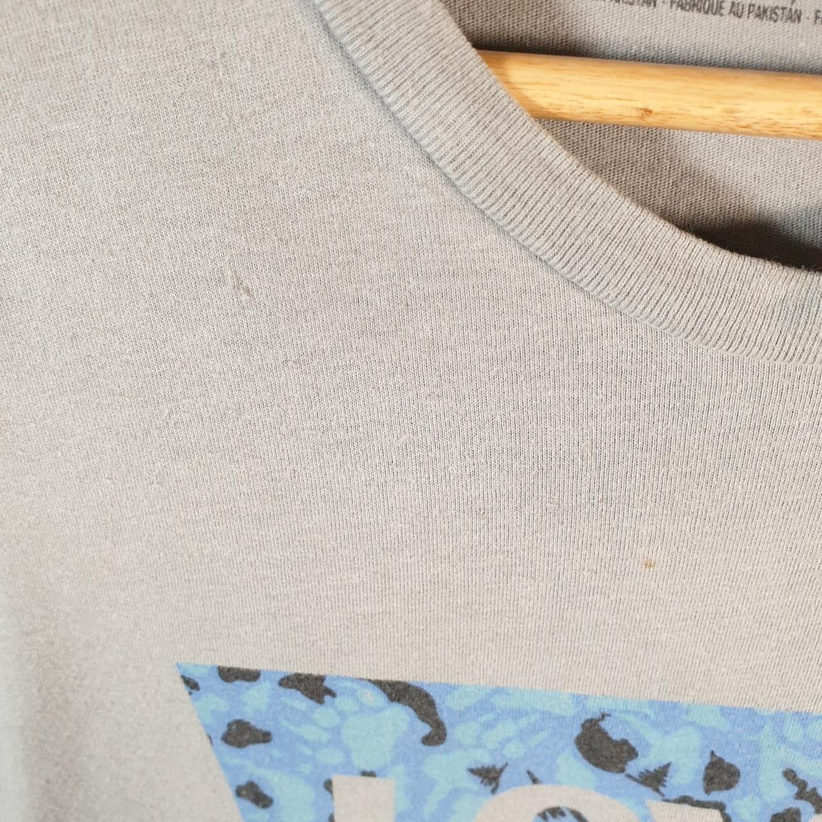 Vintage Levis Spellout T Shirt Shirt Men’s Medium Grey Logo Athletic Casual