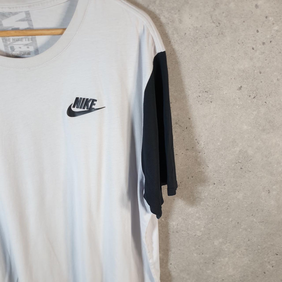 Vintage Nike Club Spellout T Shirt Mens XL White Logo Swoosh Athletic