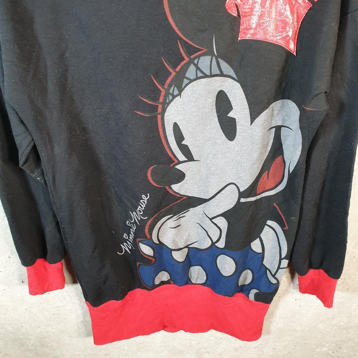 Vintage Disney Mickey Mouse Long Sweatshirt Womens Medium Black USA Graphic Crewneck Big Fish Vintage