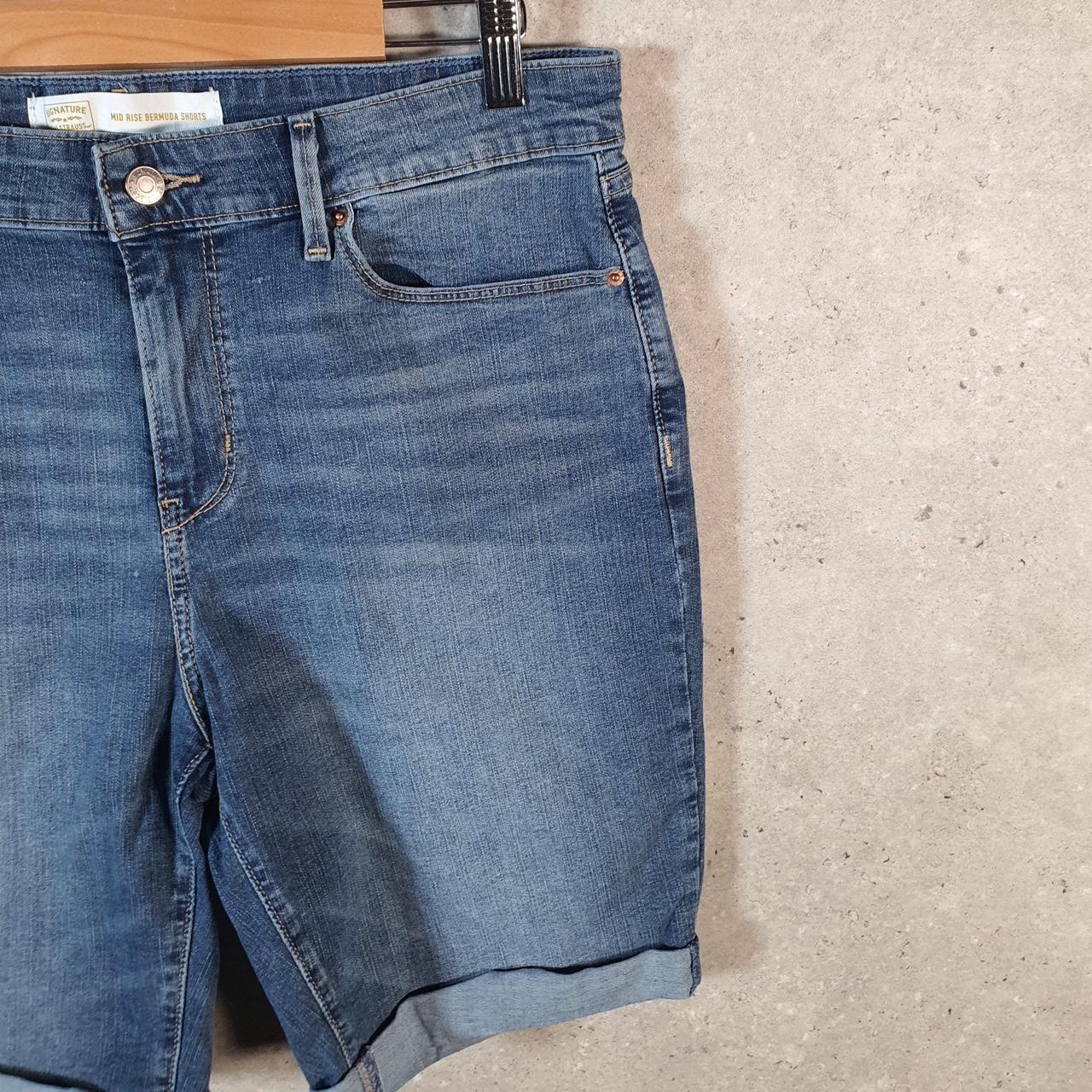 Vintage Levi’s Mid Rise Bermuda Short Baggy Shorts Jorts Cargo Womens W32 Blue Relaxed Denim A4585