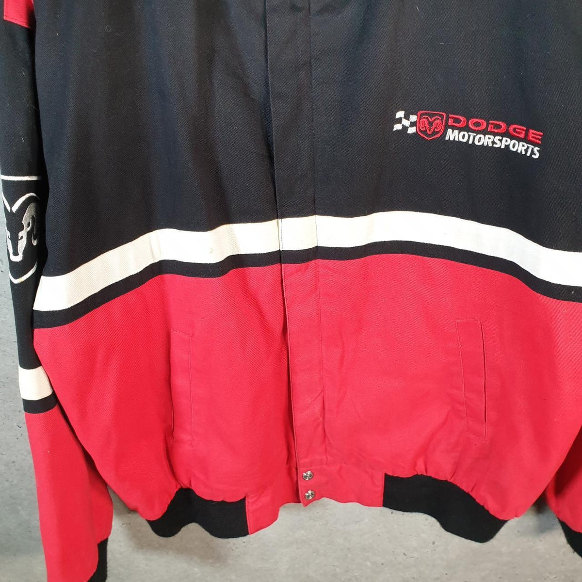 Vintage Nascar Dodge Motorsports Bomber Jacket Men’s Large Black Motorcyle Biker USA Big Fish Vintage
