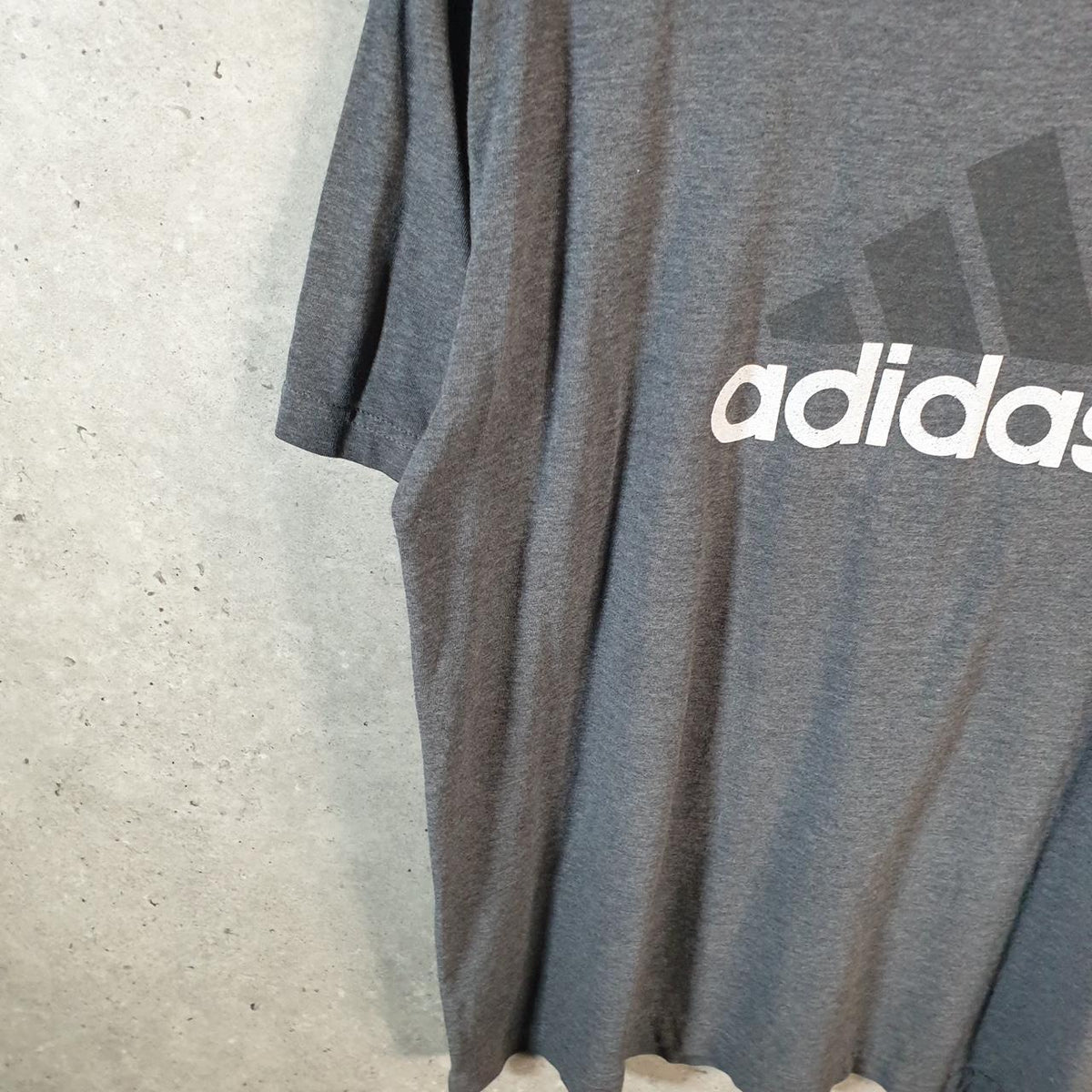 Vintage Adidas Spellout T Shirt Men’s XL Grey Three Stripes Athletic Logo