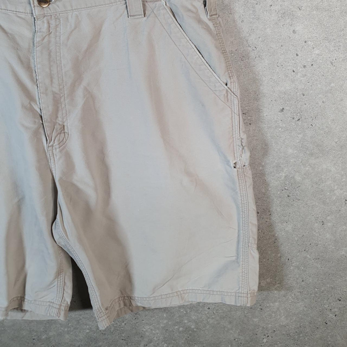 Vintage Carhartt Baggy Carpenter Shorts Jorts Cargo Men’s W42 Beige Original Fit Workwear Big Fish Vintage